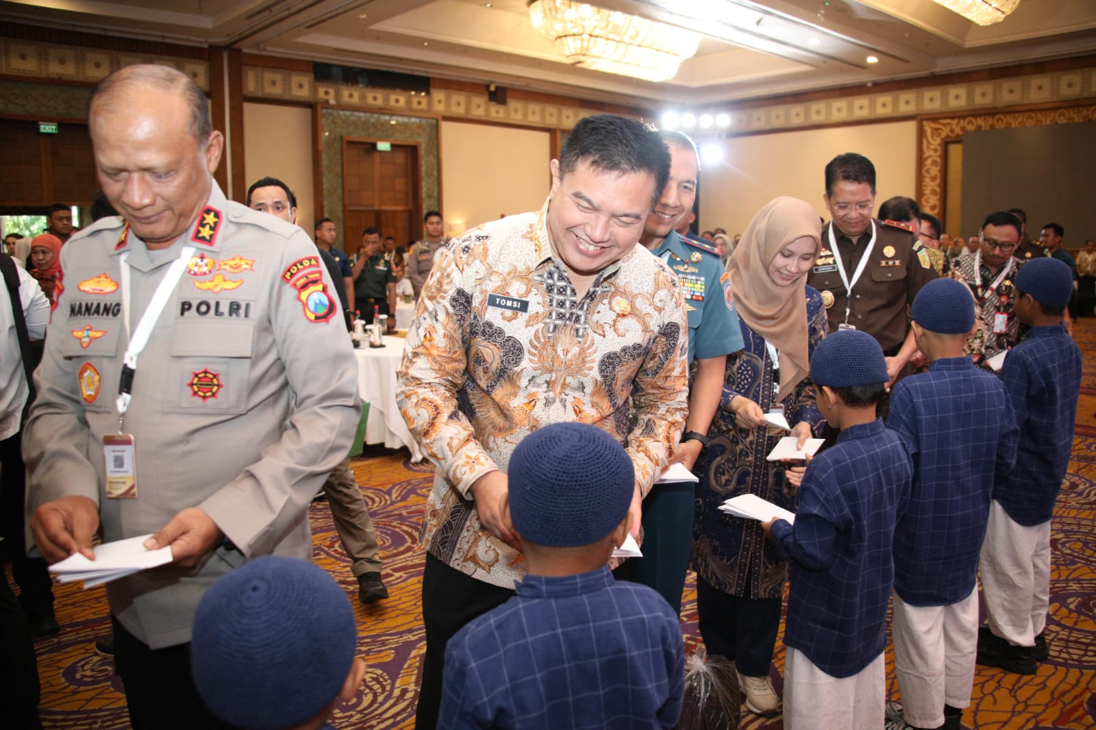 Tomsi Tohir, Sosok Tenang dan Tegas di Balik Stabilitas Pemerintahan