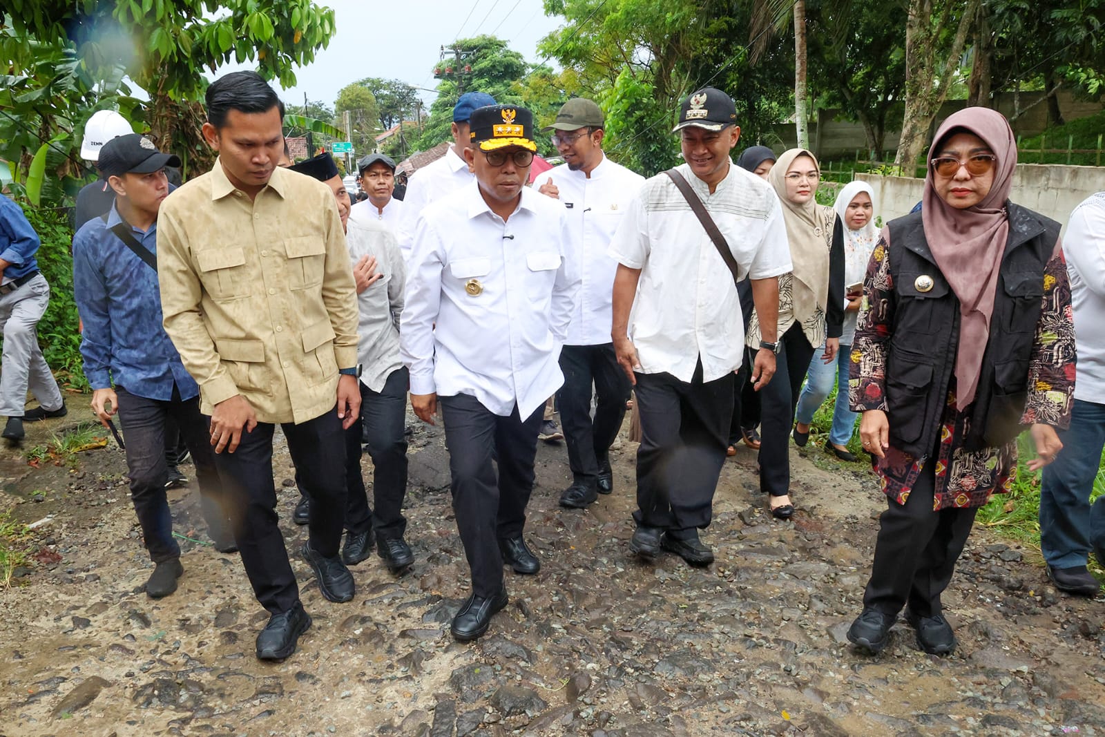 Program Bang Andra Bangun Jalan Cadasari-Kaduela Demi Konektivitas Warga Desa