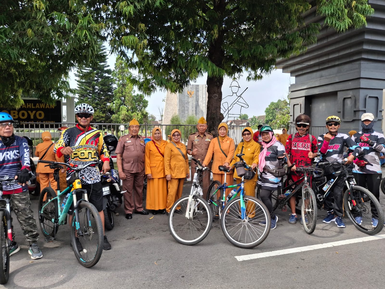 Ponpes Wali Barokah Gandeng LDII Kediri Peringati Hari Pahlawan