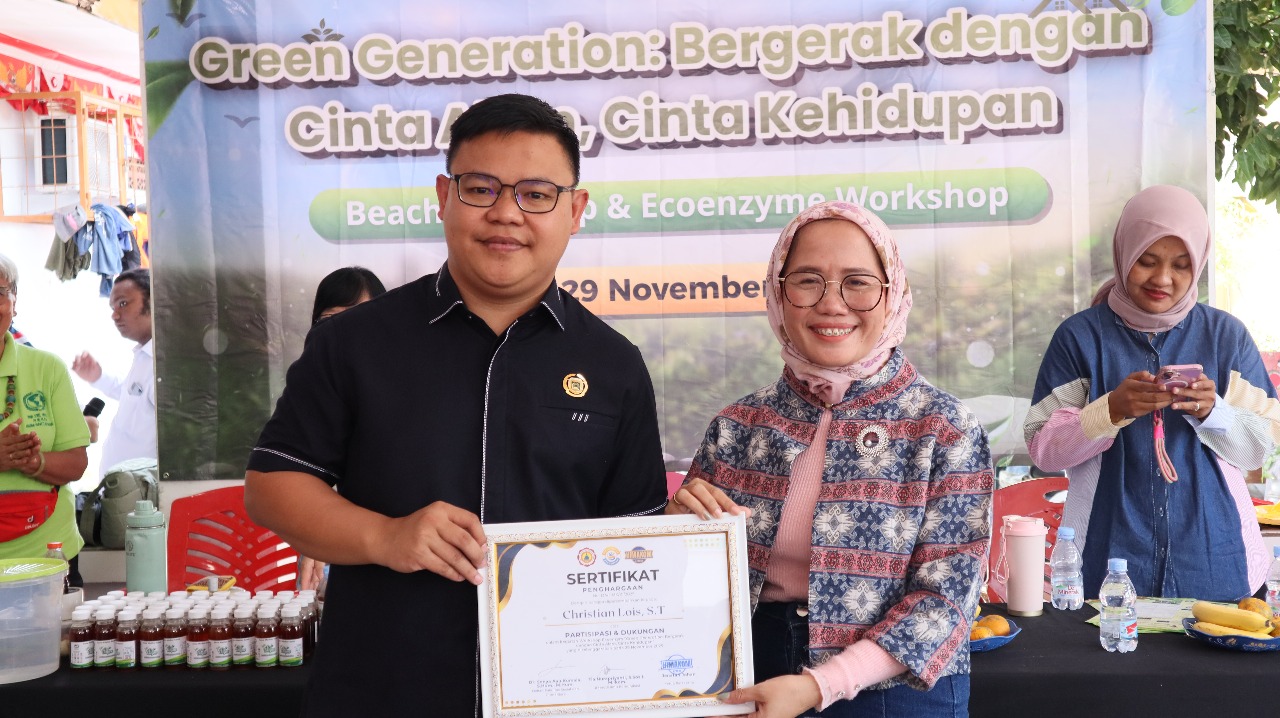 Anggota DPRD Christian Lois Ajak Warga Kelola Sampah dengan Eco Enzyme