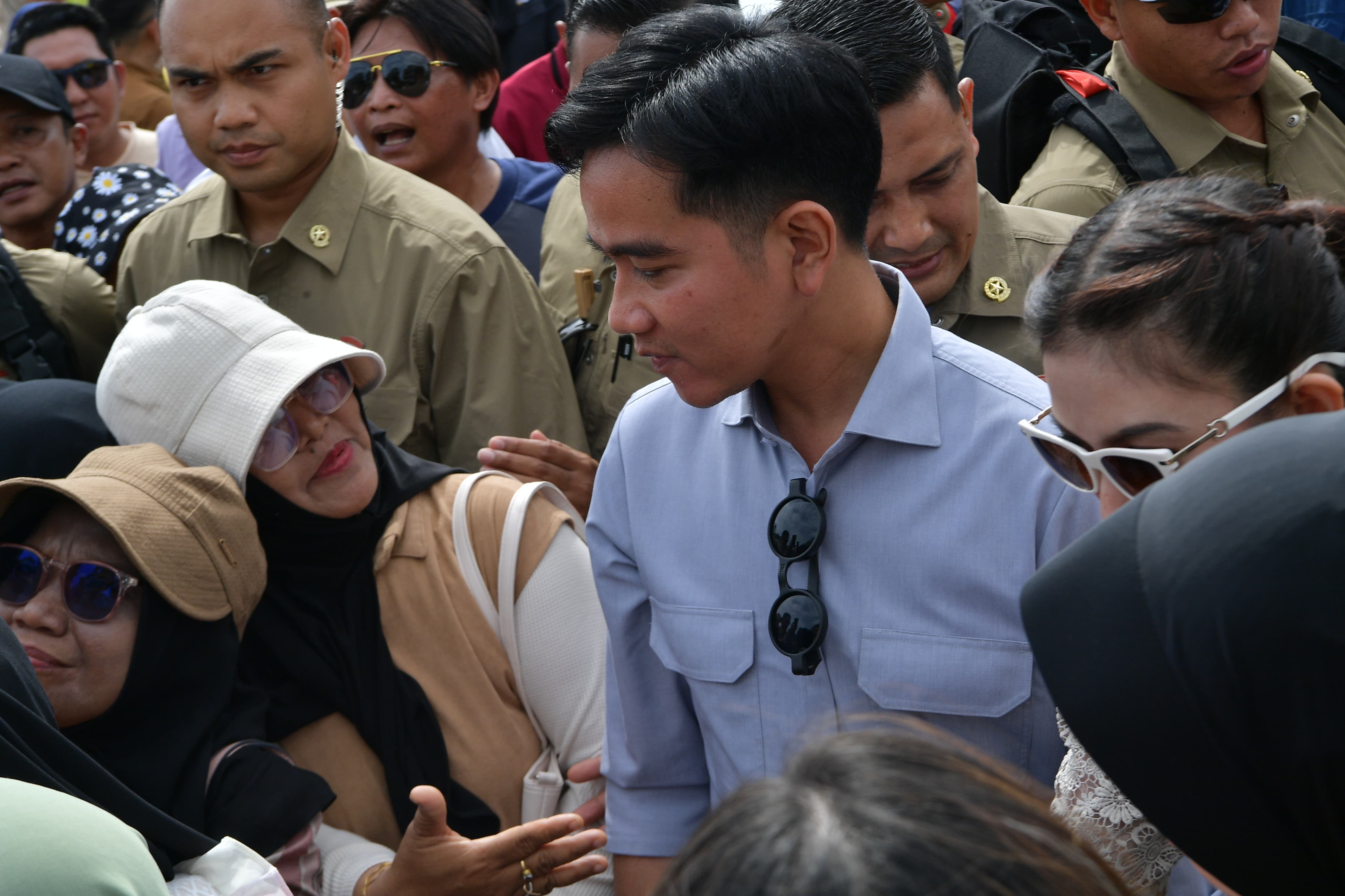 Tiba di IKN, Wapres Gibran Sapa Warga yang Berlibur di Kawasan Inti Pusat Pemerintahan
