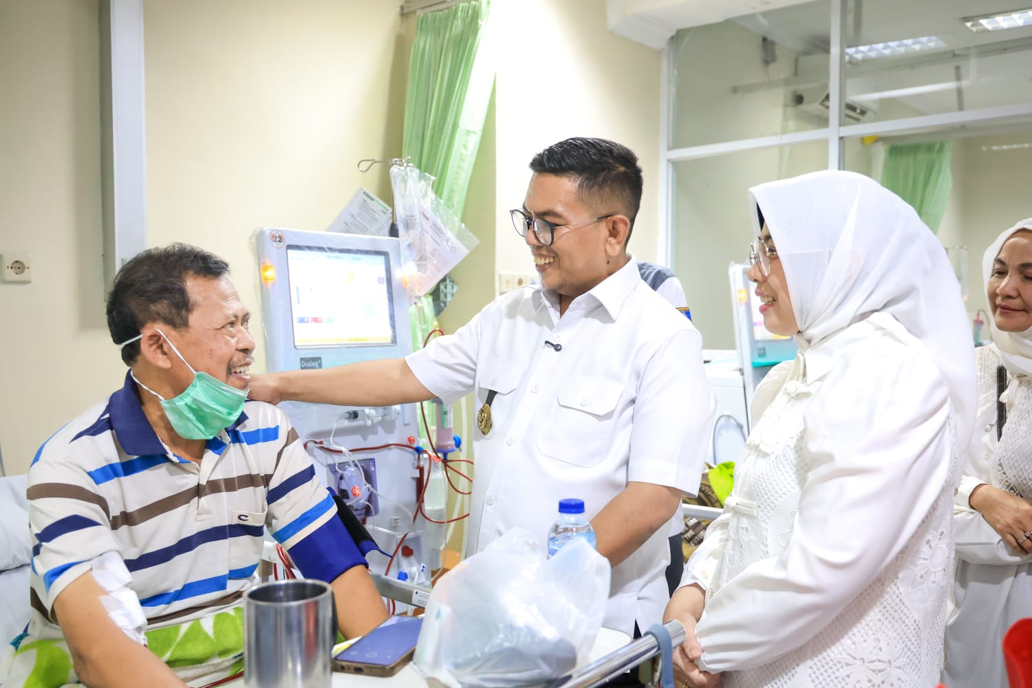 Jelang Idulfitri, Andra Soni Puji Dedikasi Tenaga Kesehatan