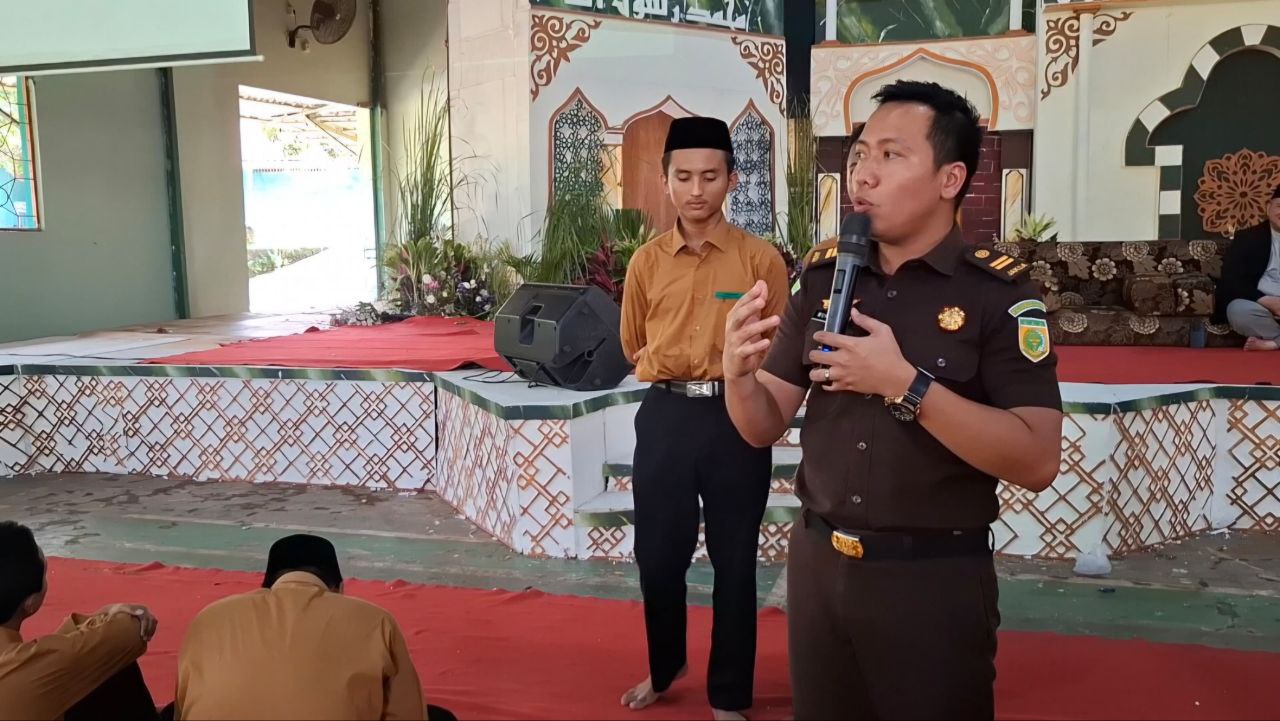 Perdana di Tangsel, Jaksa Masuk Pesantren Bekali 400 Santri