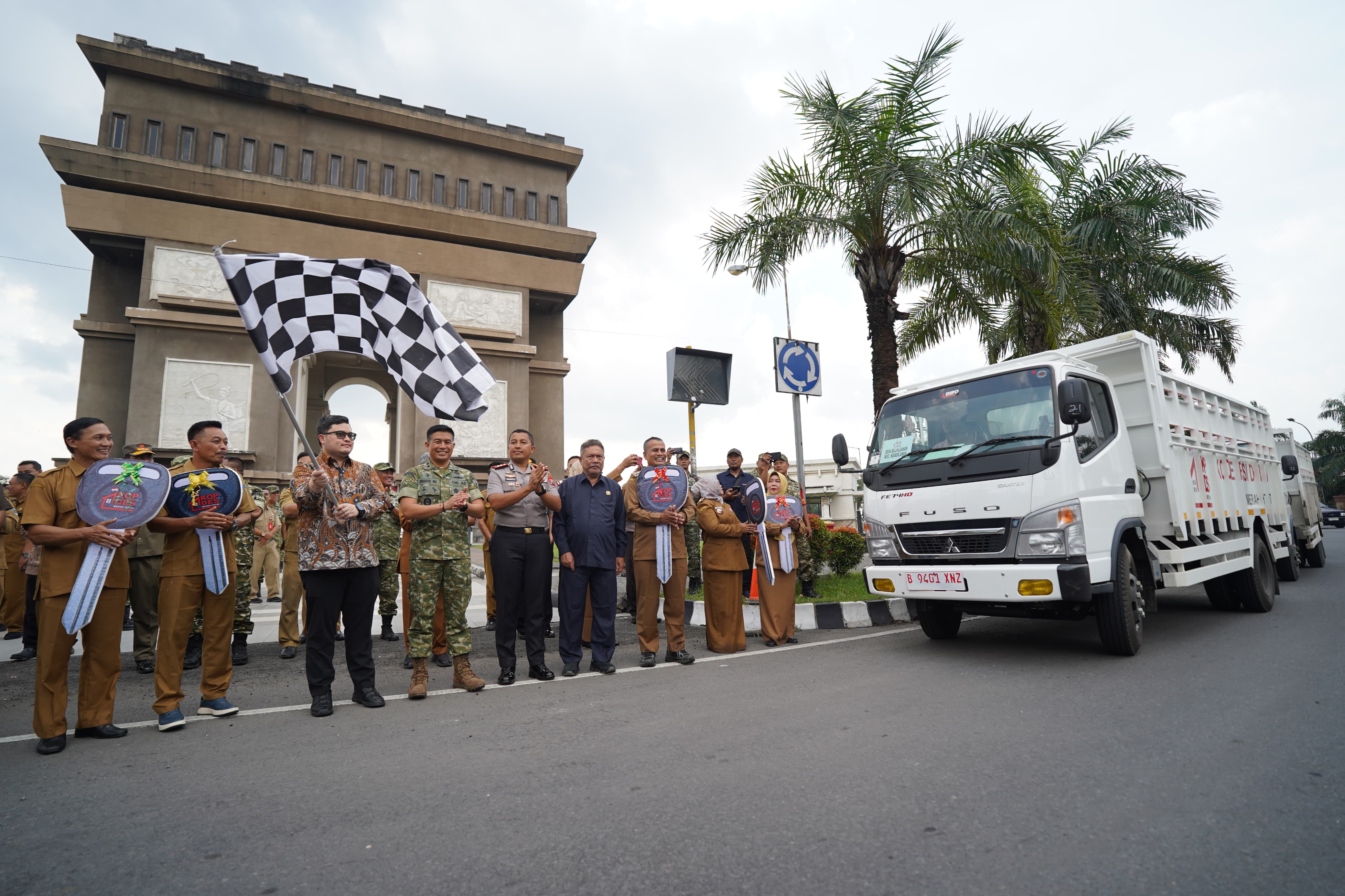 97 Gerai KDKMP Kediri Rampung, 36 Truk Diserahkan