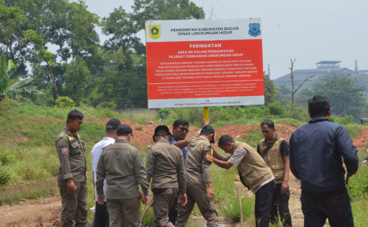 DLH Bogor Segel TPA Ilegal di Klapanunggal