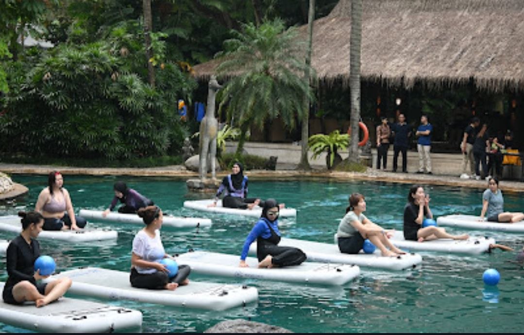 Tjakap Djiwa ARYADUTA Sajikan Wellness Holistik Aquamat Yoga